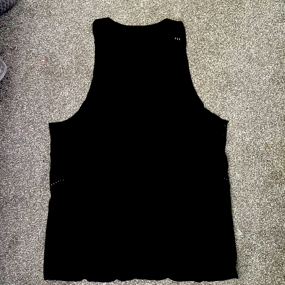 Lululemon black tank top lk new L athletic